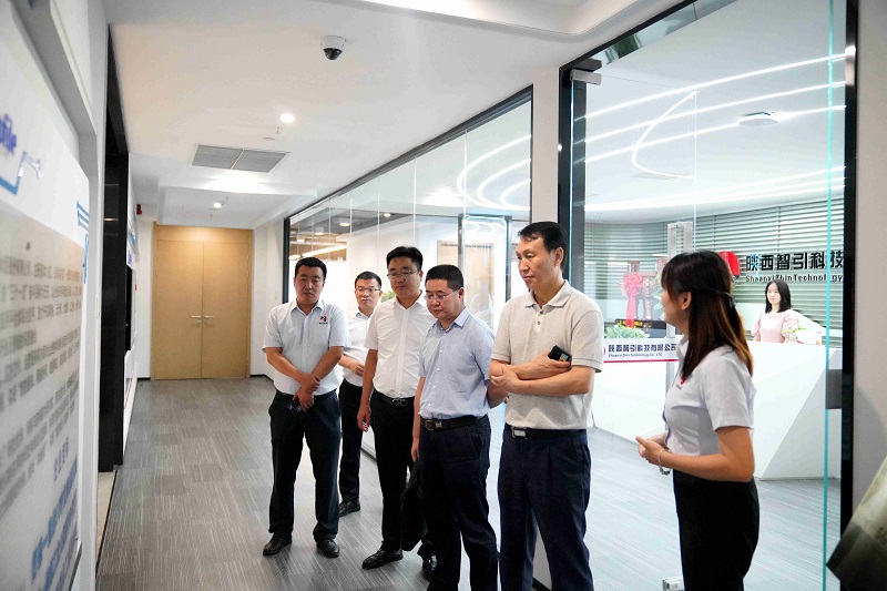 陜煤集團黨委委員、陜西煤業(yè)總經(jīng)理王世斌一行到智引公司調研指導工作
