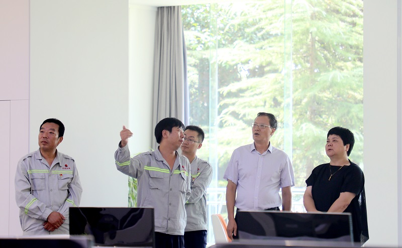 陜煤集團黨委委員、總會(huì )計師楊璇到富平公司調研