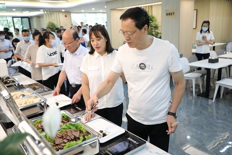 生態(tài)水泥公司“華山印象”職工智慧餐廳正式營(yíng)業(yè)啦！