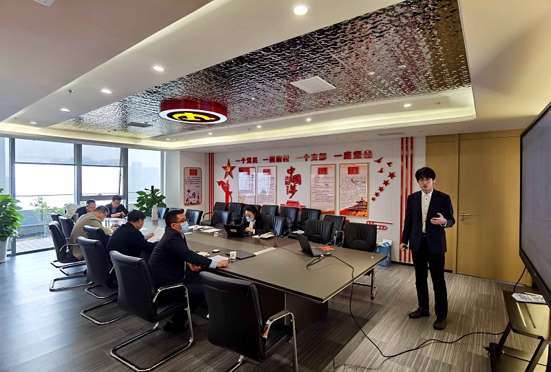 智引公司組織召開(kāi)見(jiàn)習期員工答辯會(huì )