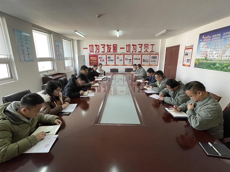 陜西建材科技公司副總經(jīng)理郭正亮一行到黃陵公司進(jìn)行安全環(huán)保督導檢查