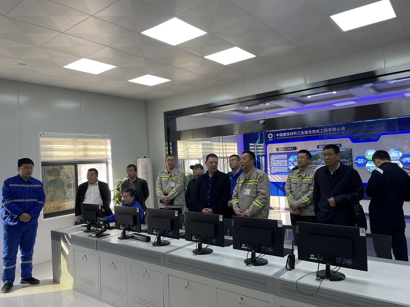 國家礦山安全監察局陜西局二級巡視員張培仁一行深入富平公司檢查非煤礦山安全生產(chǎn)工作