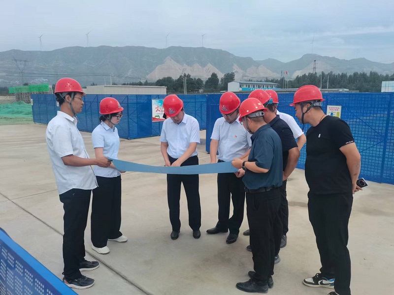 陜西建材科技公司黨委副書(shū)記、總經(jīng)理周紅到龍門(mén)綠碳公司、韓城昇隆公司調研指導工作