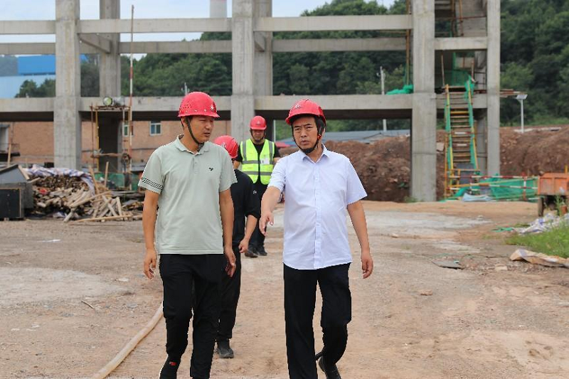 陜西建材科技公司黨委副書(shū)記、總經(jīng)理周紅到黃陵新材公司調研指導工作