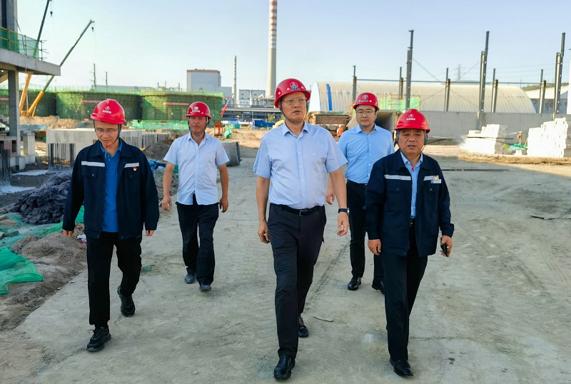 抓工期 控成本 保安全 聚合力——陜西建材科技公司黨委書(shū)記、董事長(cháng)張超暉到神木恒穩公司調研指導工作