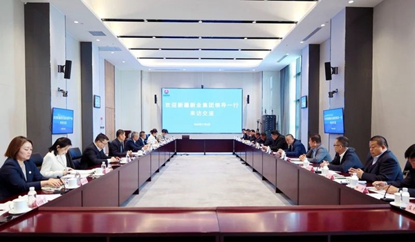 新疆新業(yè)集團黨委書(shū)記、董事長(cháng)萬(wàn)征一行到陜煤集團座談交流