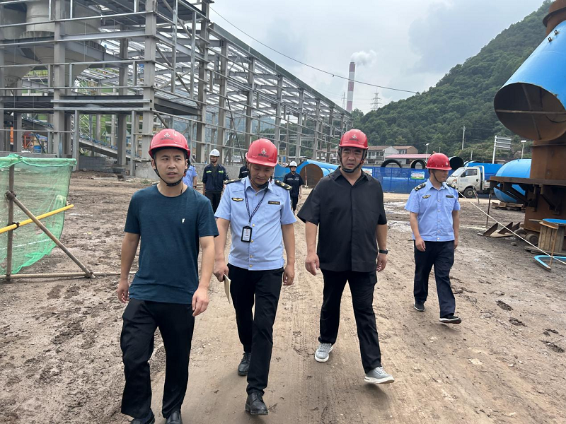 黃陵縣應急管理局到黃陵新材公司進(jìn)行安全督導檢查